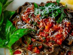 Umamiology-Squid-Ink-Pasta-Beautyshot9